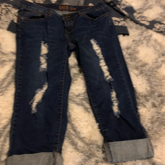 Capris - Picture 1 of 2